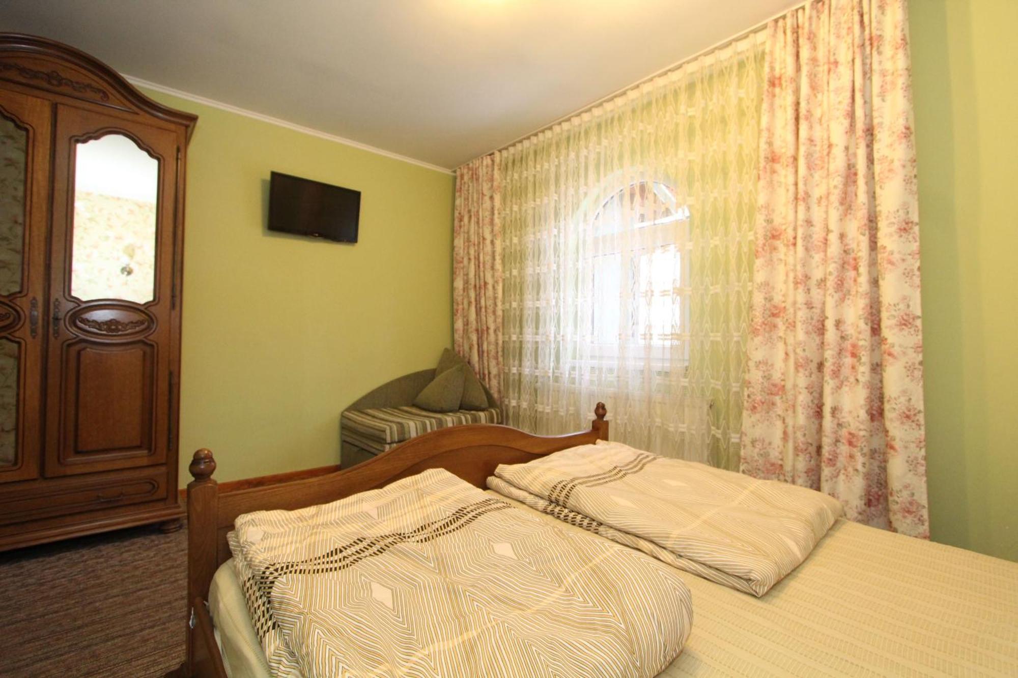 Затишний Міні-Готель "Rosky" Yasinya Habitación foto